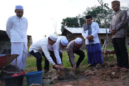 Bupati Abdul Hadi Letakkan Batu Pertama Pembangunan Gedung Tahfiz Qur